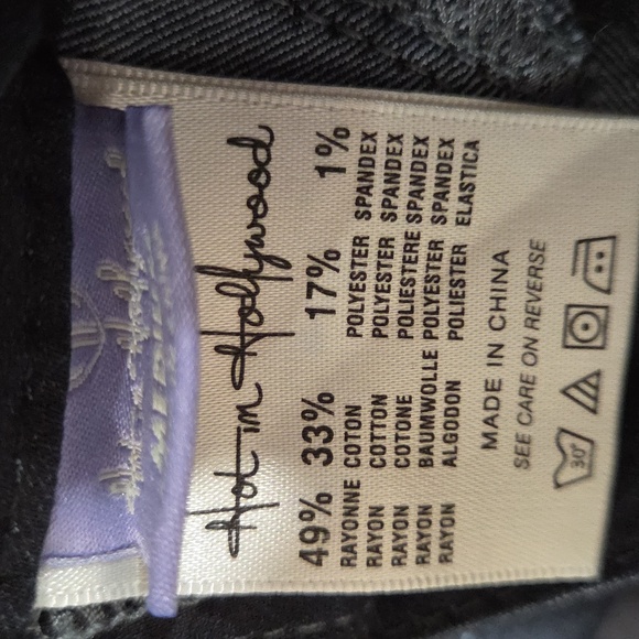 Hot In Hollywood - Picture 6 of 6